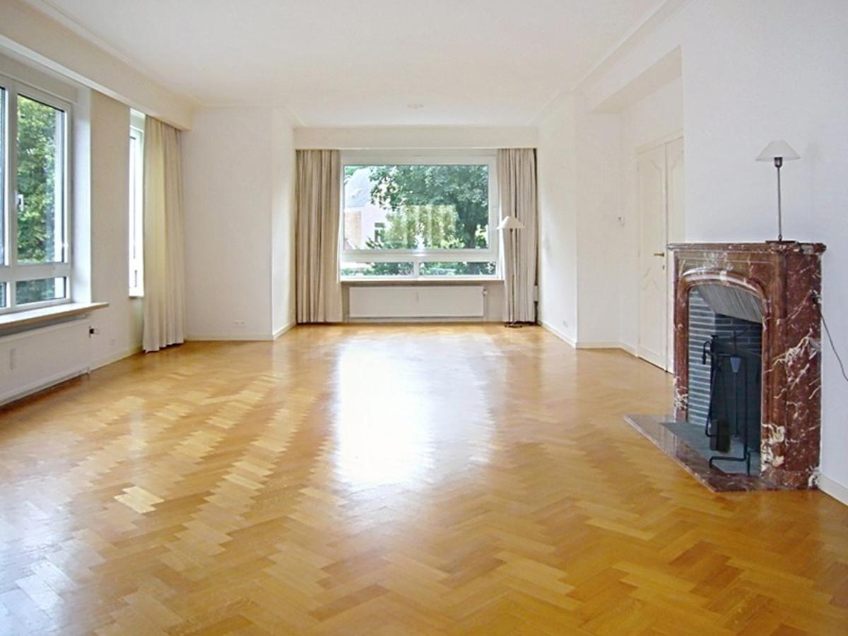 Roosevelt / Cambre : Bel appartement de standing + terrasse