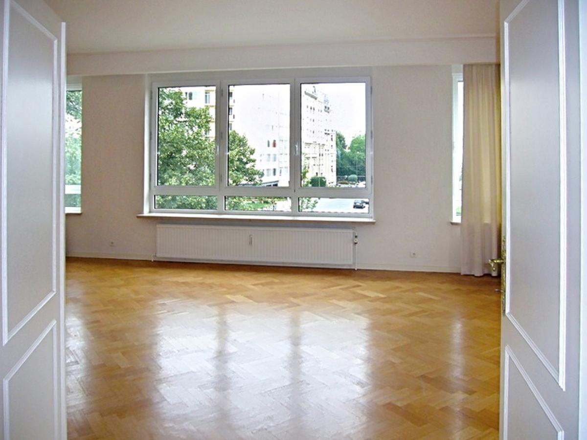 Roosevelt / Cambre : Bel appartement de standing + terrasse