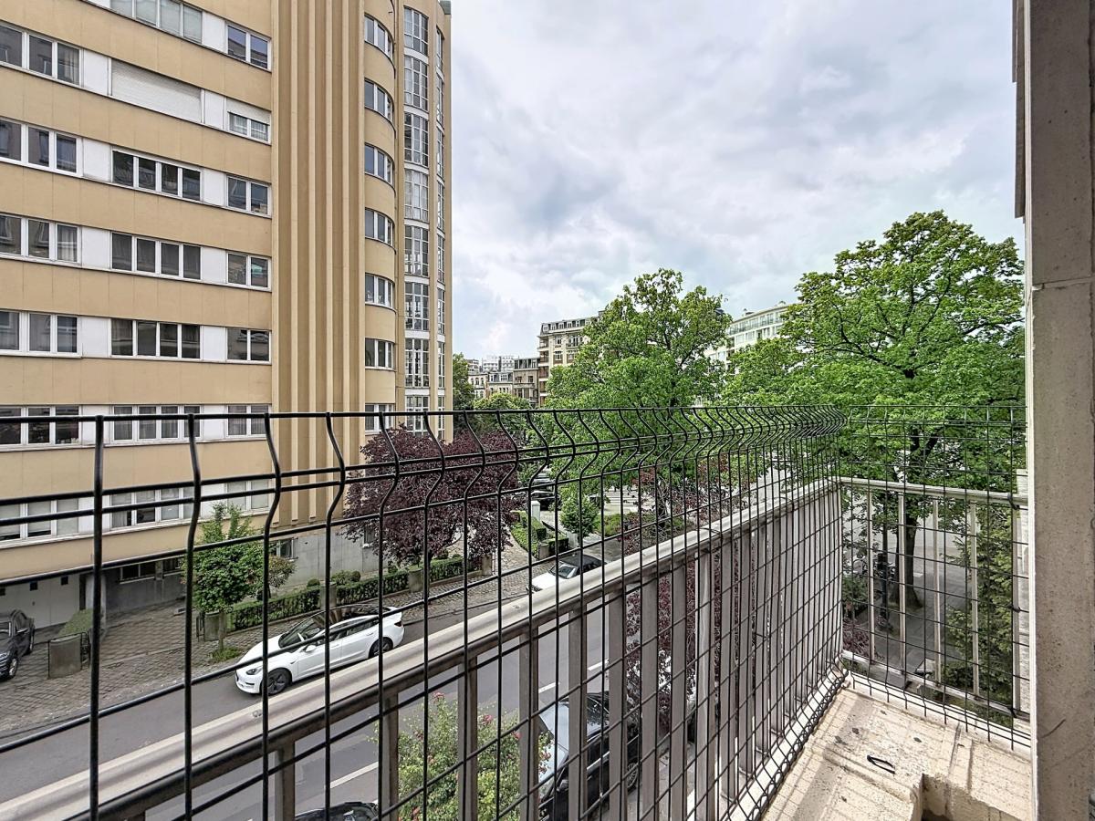 Roosevelt / Cambre : Bel appartement de standing + terrasse