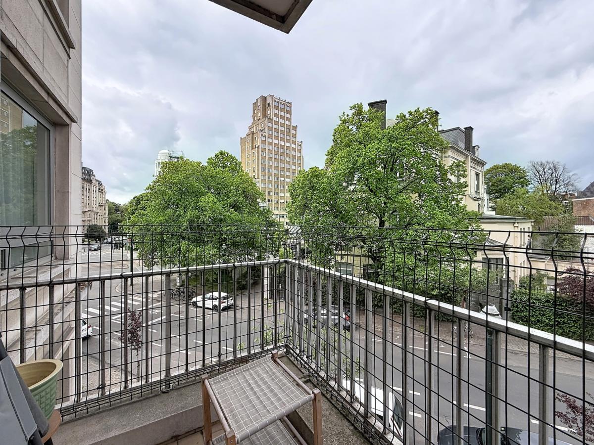 Roosevelt / Cambre : Bel appartement de standing + terrasse
