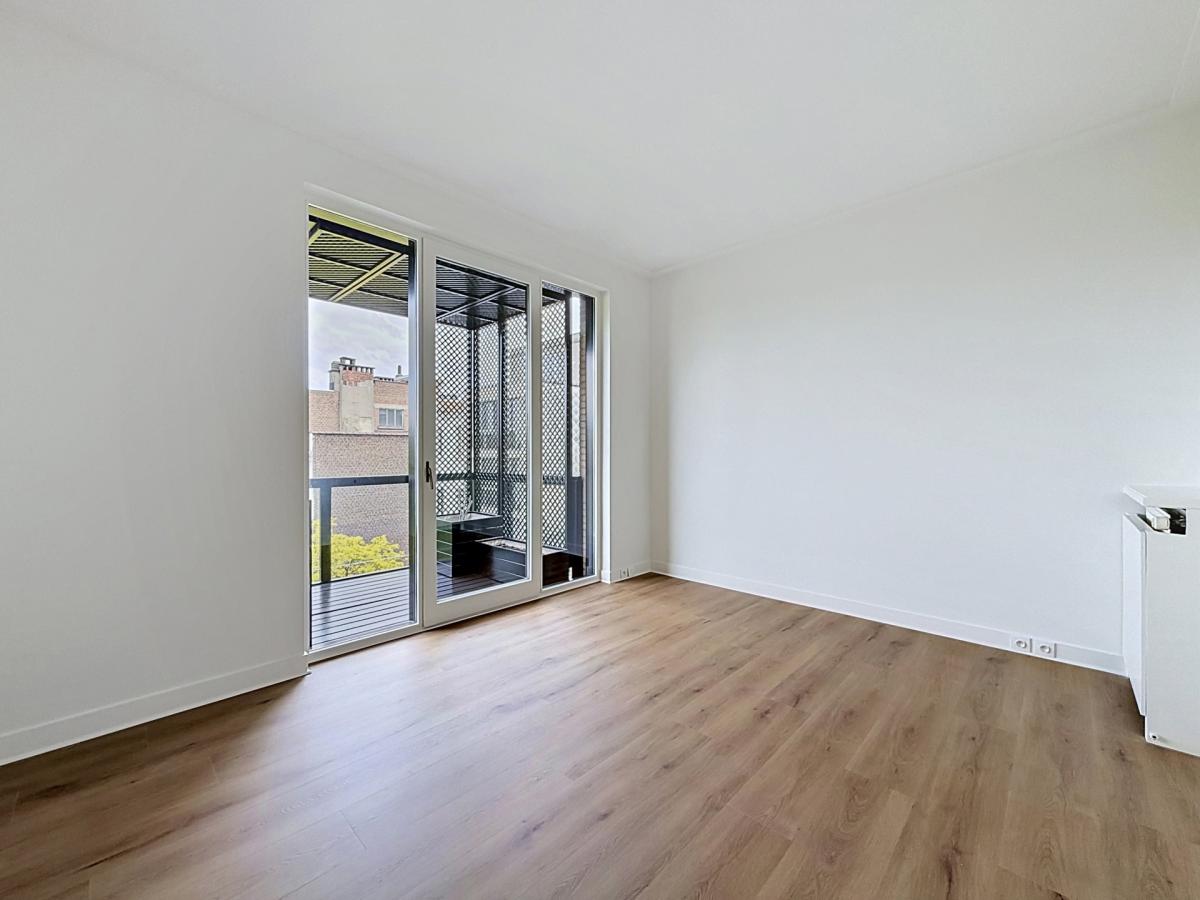 Jardin du Roi : Sompteux duplex rénové 2 chambres + bureau