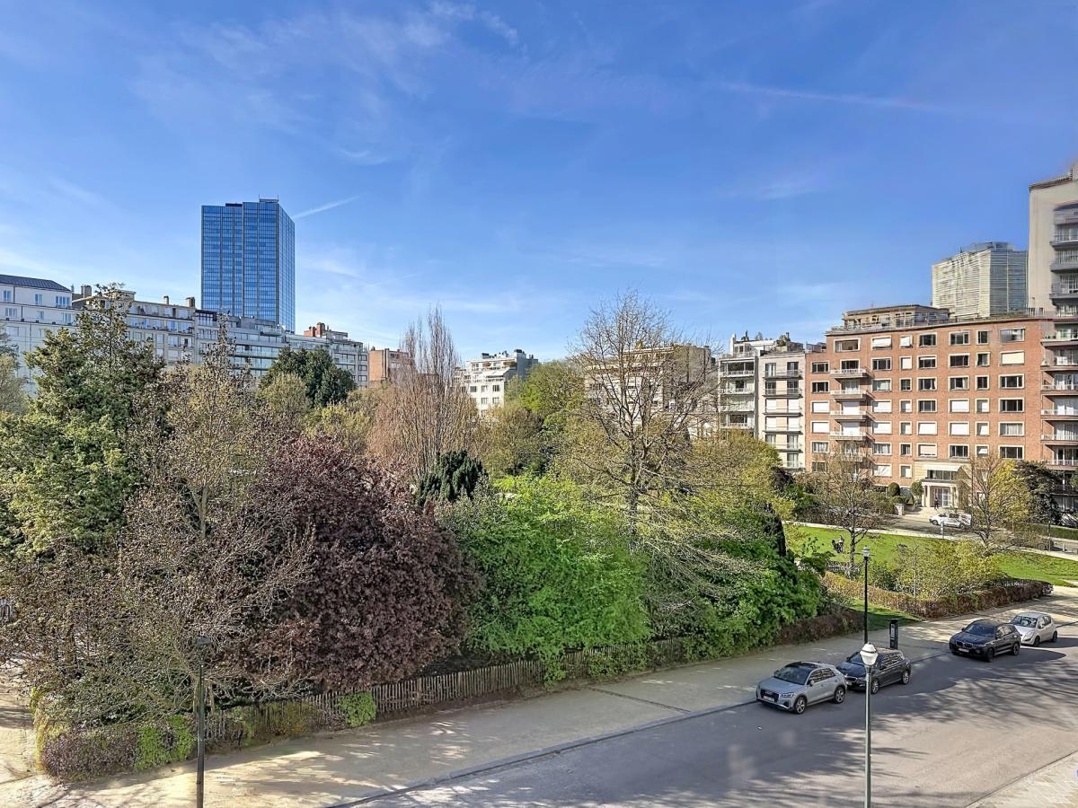 Jardin du Roi : Sompteux duplex rénové 2 chambres + bureau