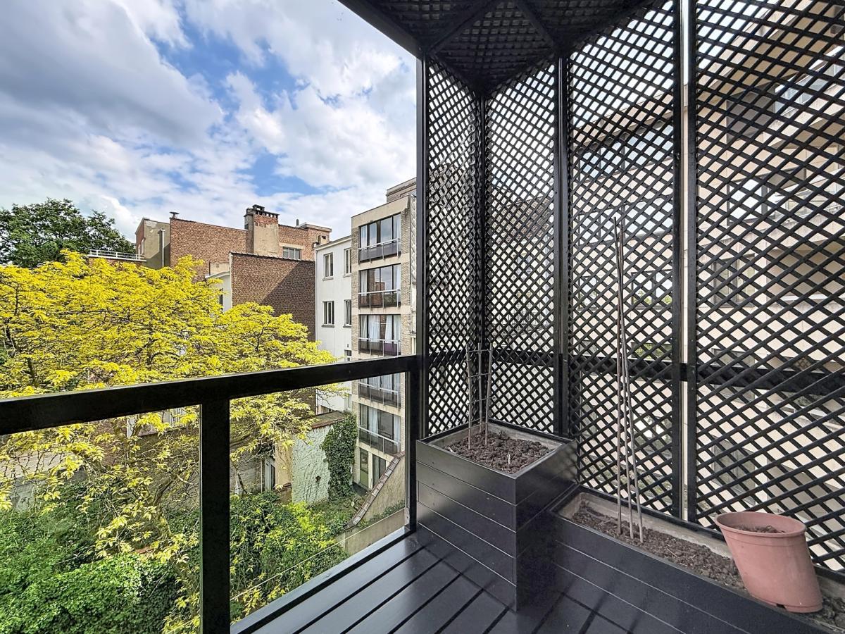 Jardin du Roi : Sompteux duplex rénové 2 chambres + bureau