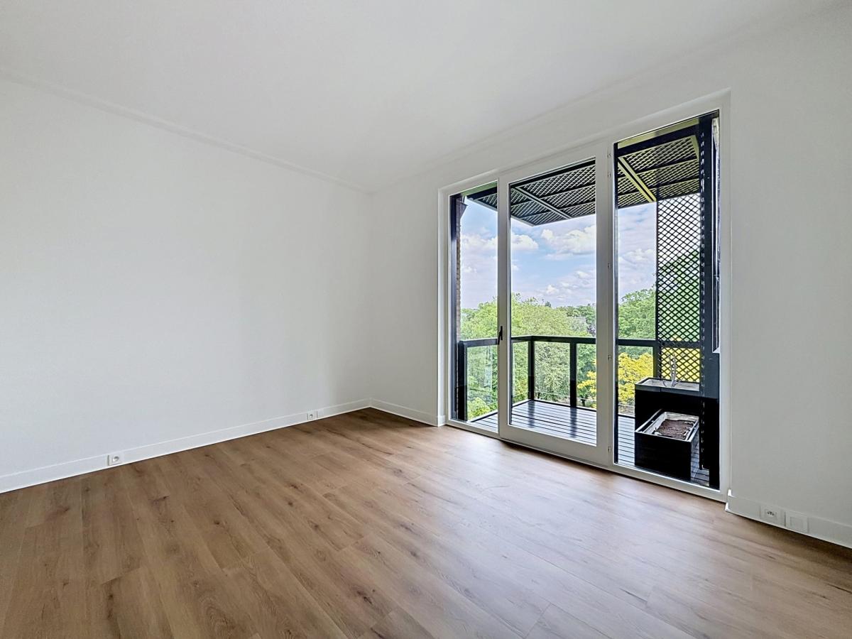 Jardin du Roi : Sompteux duplex rénové 2 chambres + bureau