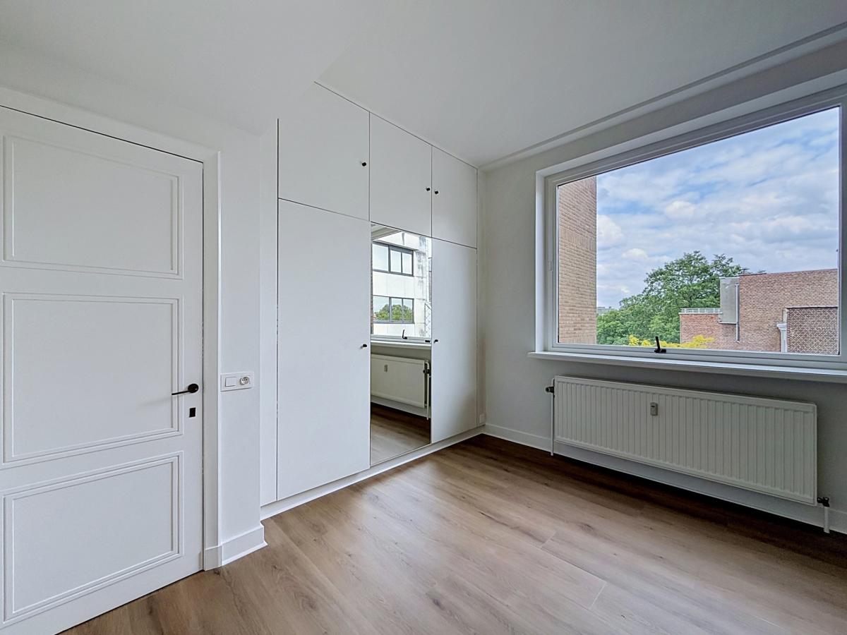 Jardin du Roi : Sompteux duplex rénové 2 chambres + bureau