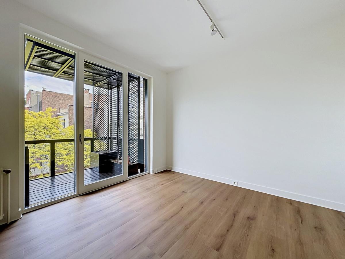 Jardin du Roi : Sompteux duplex rénové 2 chambres + bureau