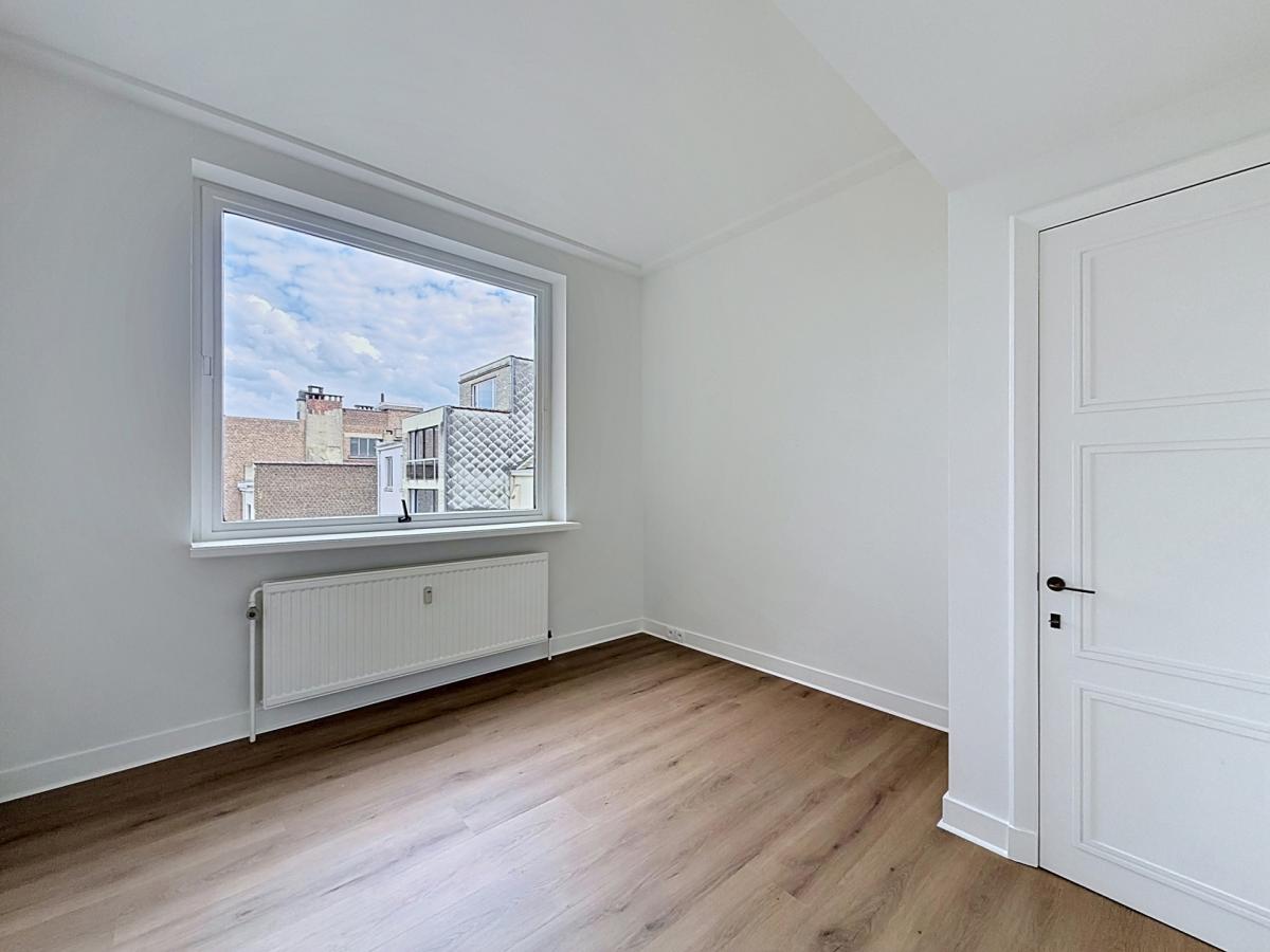 Jardin du Roi : Sompteux duplex rénové 2 chambres + bureau