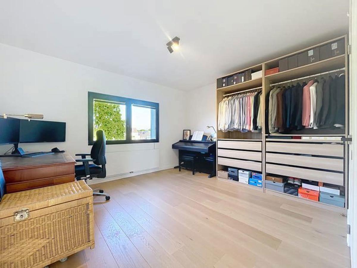 Anvers : Penthouse 2 chambres rénové en 2021