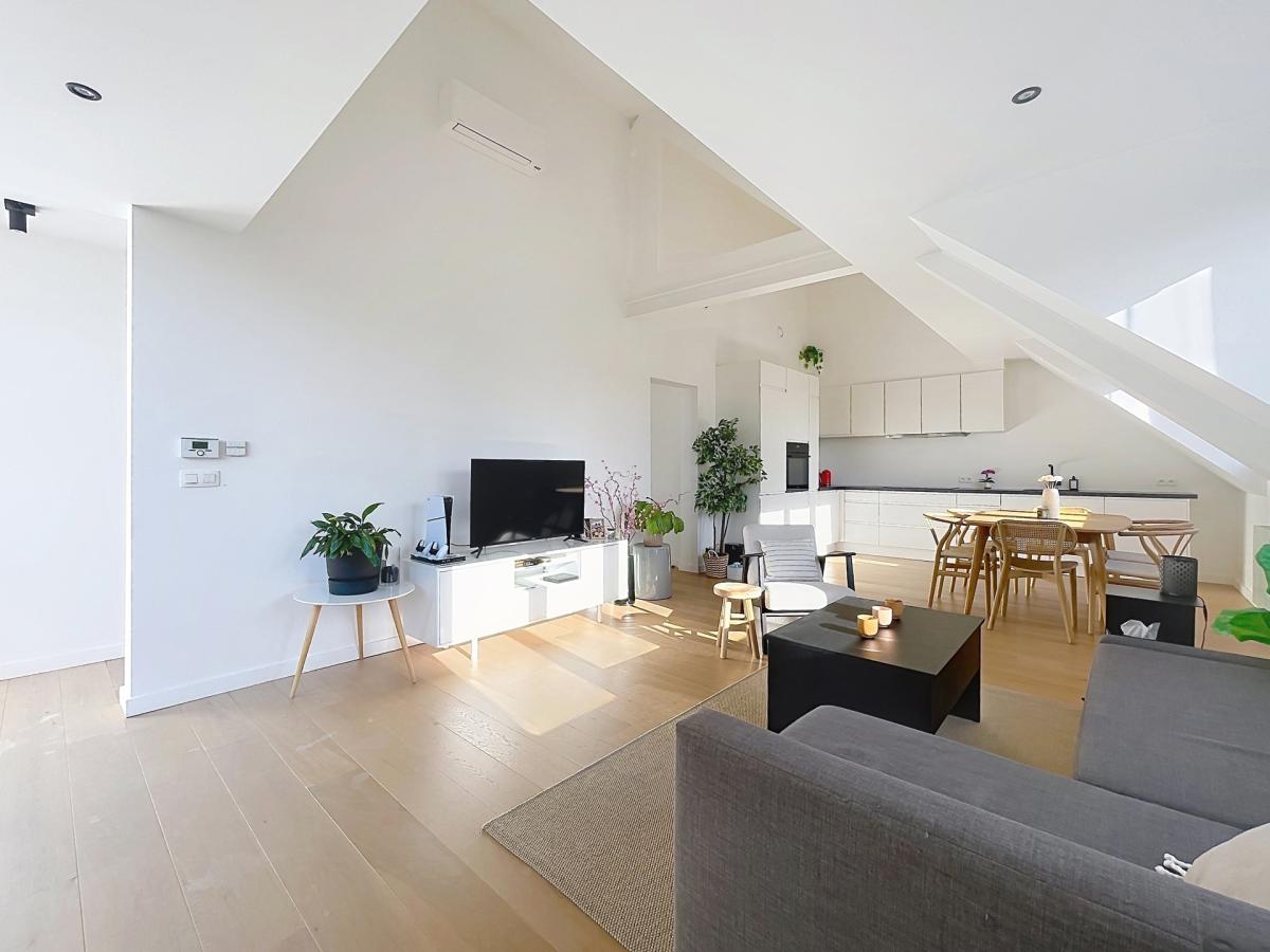 Penthouse 2 chambres rénové en 2021