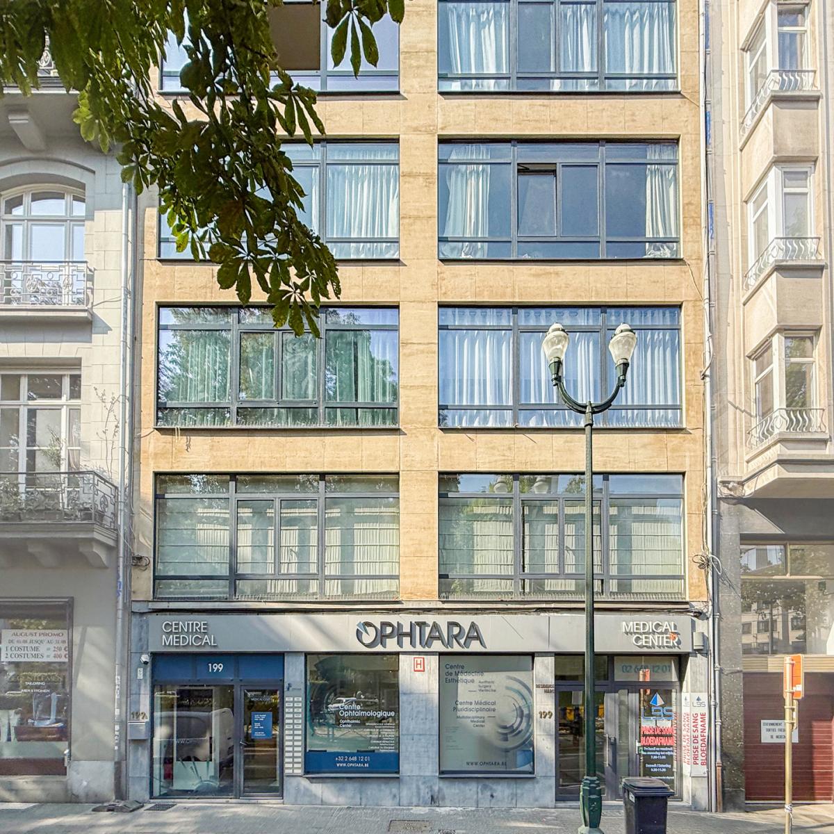 Louise/Châtelain: Magnifique appartement meublé