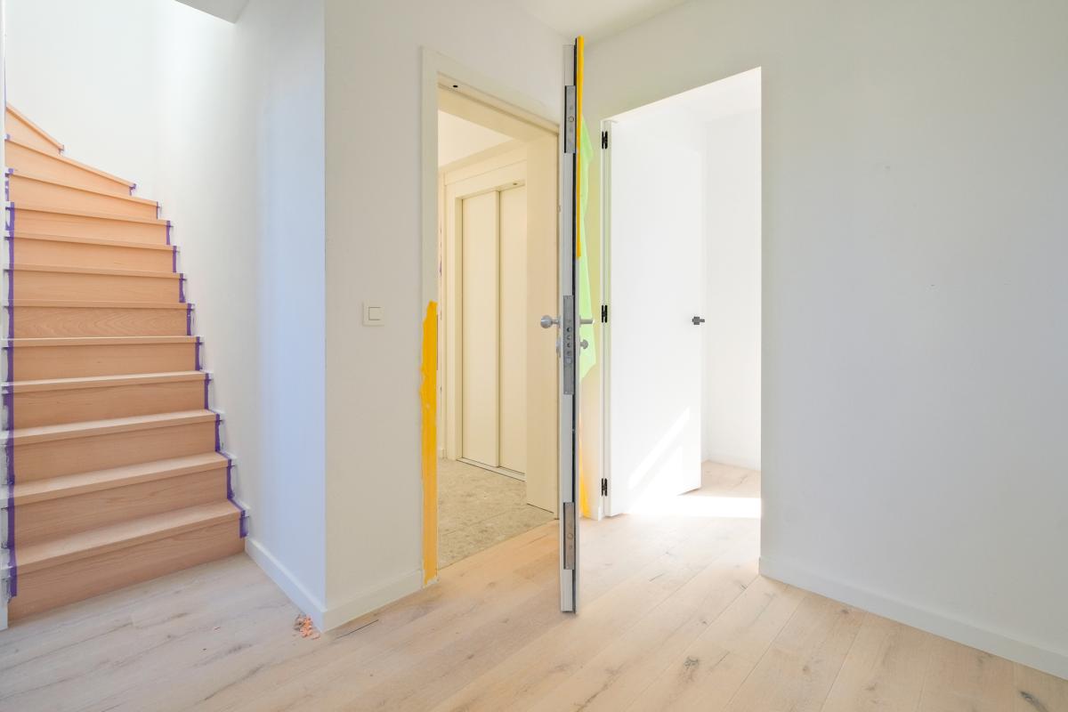 Stephanie/Toison d'or, penthouse rénové ±120m² 3ch terr 17m²