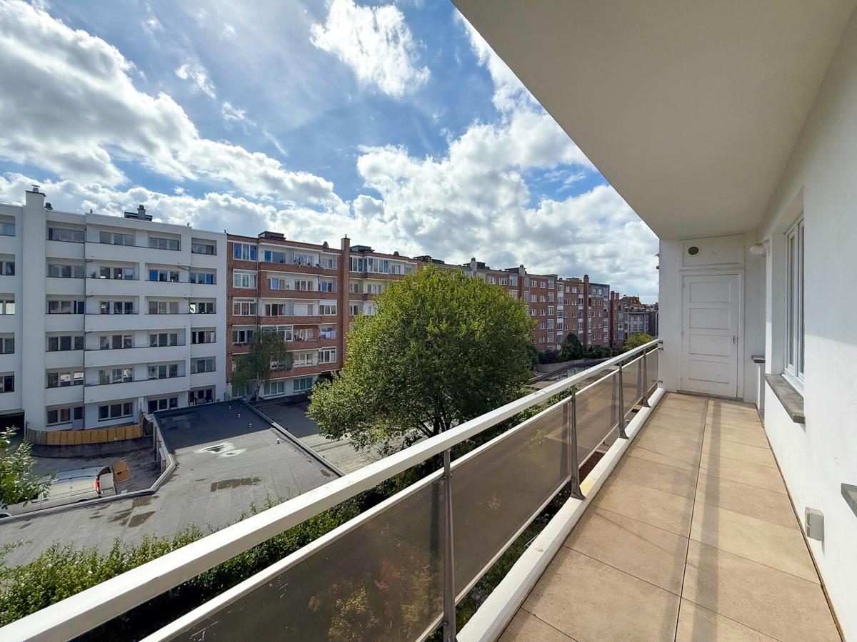 Molière/Place C. Meunier : Appartement 2 ch + terrasse 
