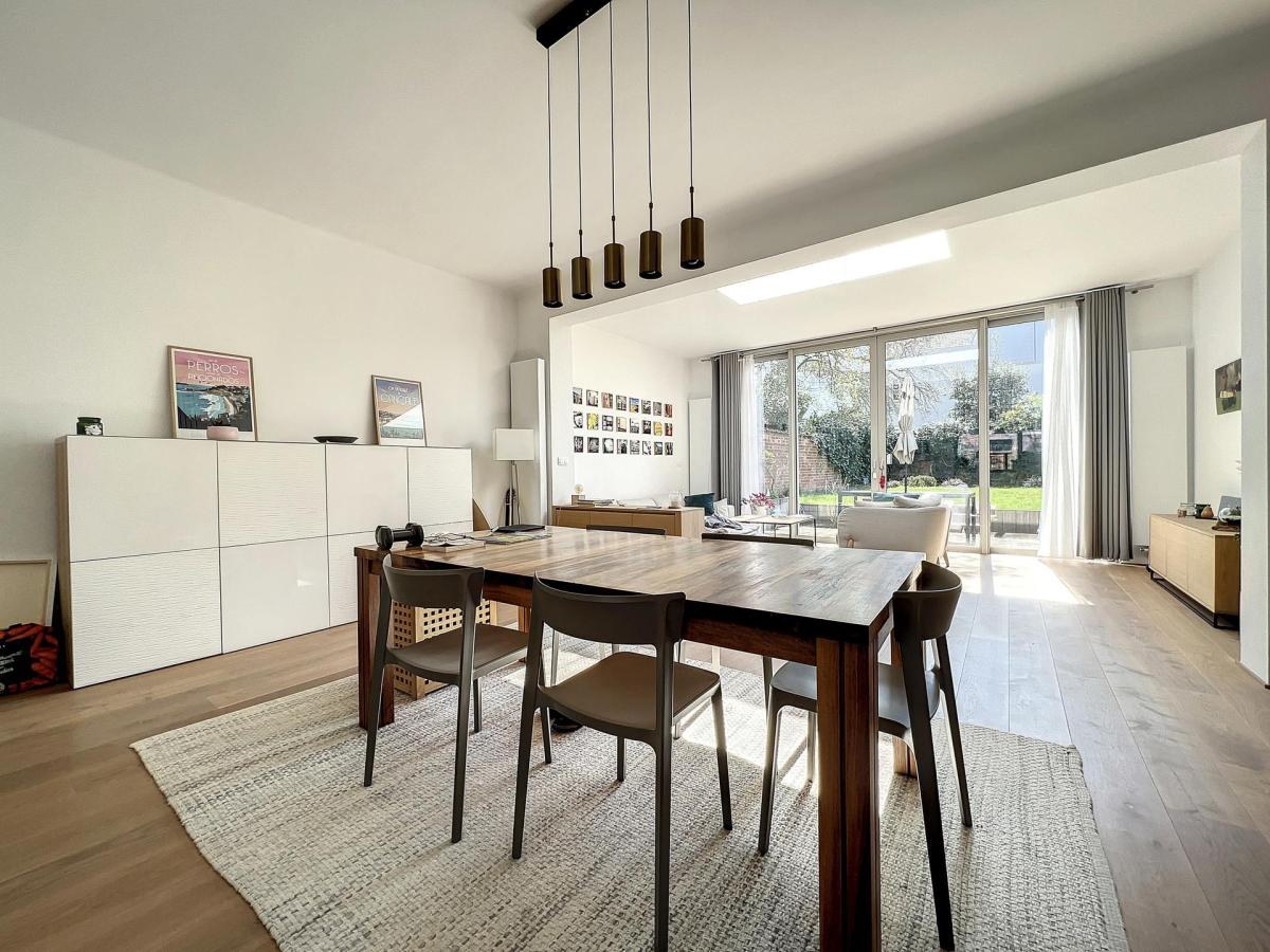 Parvis Saint-Pierre : Magnifique maison rénovée 5 chambres