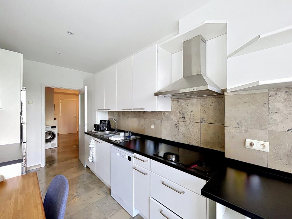 Sq. Vergote : Bel appartement 4 ch + terrasse + pkg