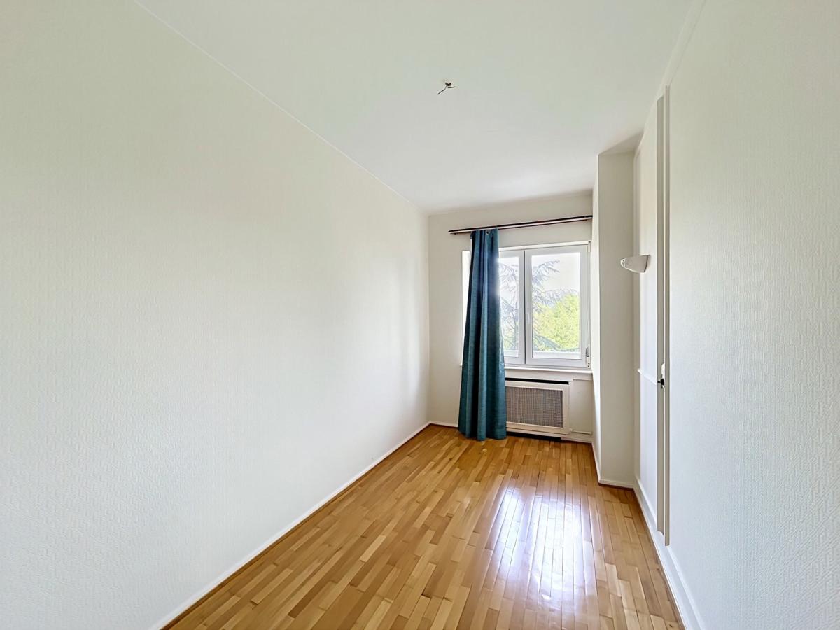 Sq. Vergote : Bel appartement 4 ch + terrasse + pkg