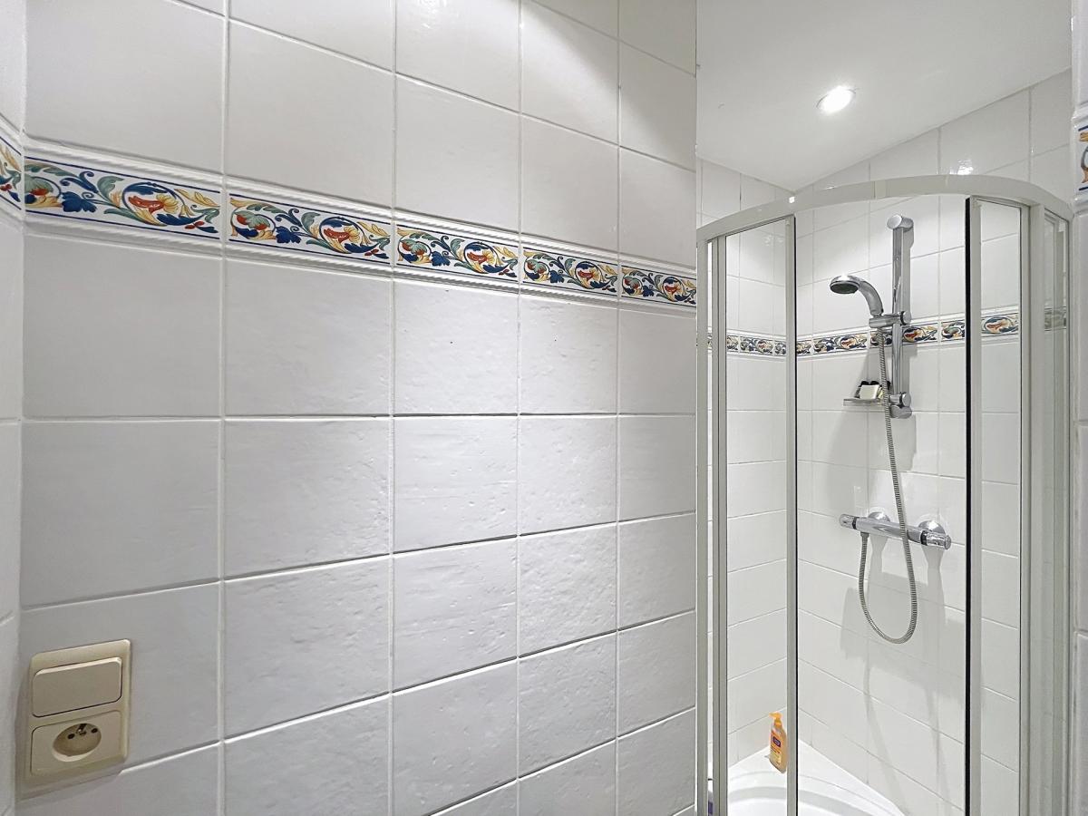 Sq. Vergote : Bel appartement 4 ch + terrasse + pkg