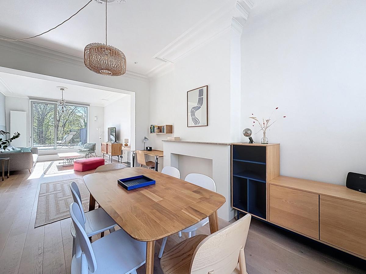 Pl. Vanderkindere : Superbe duplex penthouse meublé + terras