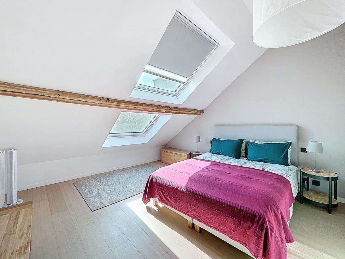 Pl. Vanderkindere : Superbe duplex penthouse meublé + terras