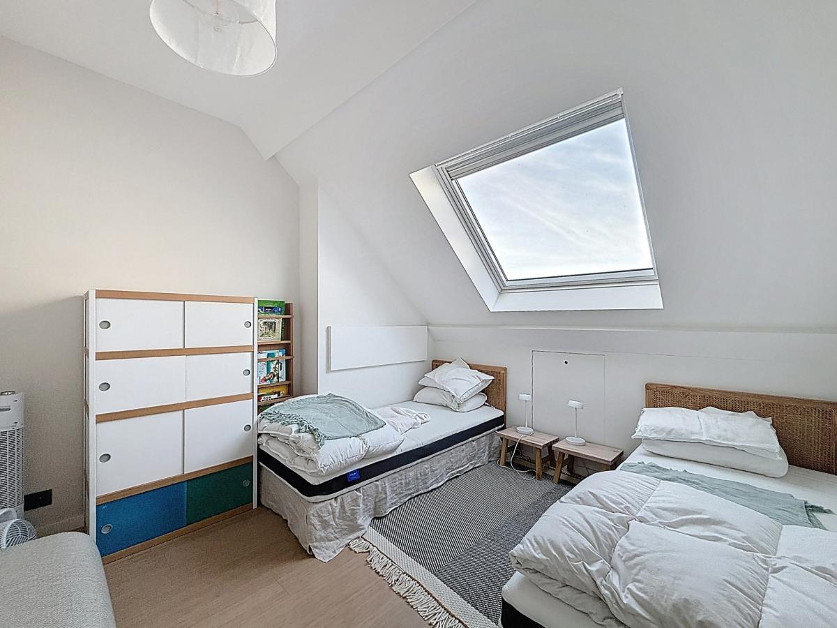 Pl. Vanderkindere : Superbe duplex penthouse meublé + terras