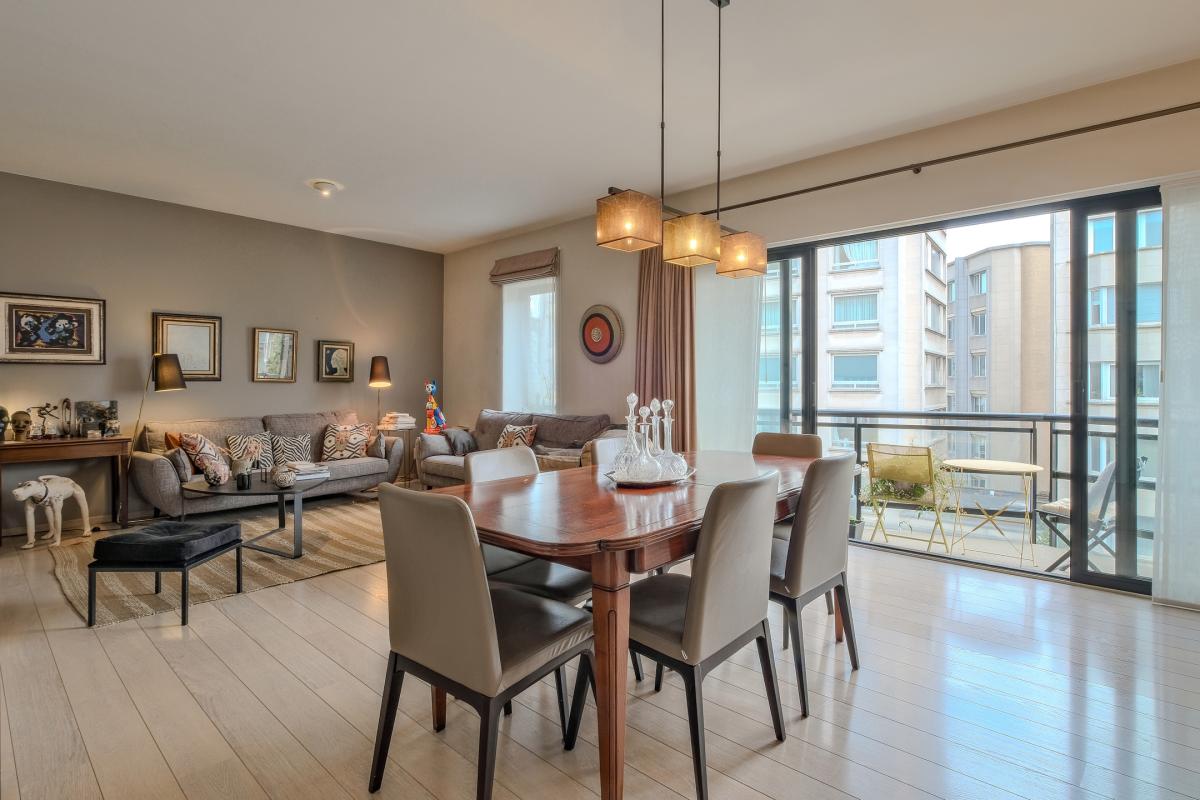 Roosevelt/Cambre : appartement 2 chambres + balcon + parking