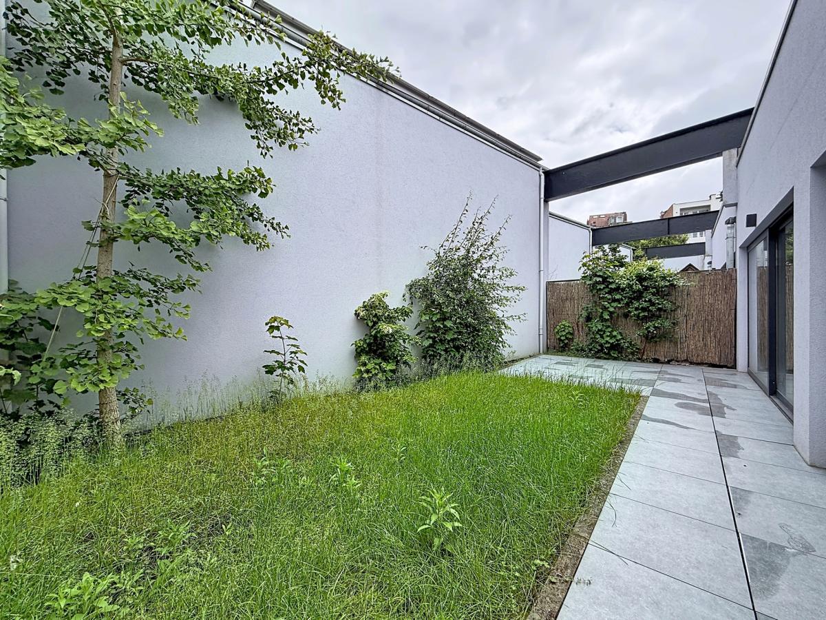 Cottages : Belle maison mitoyenne + terrasses + jardin