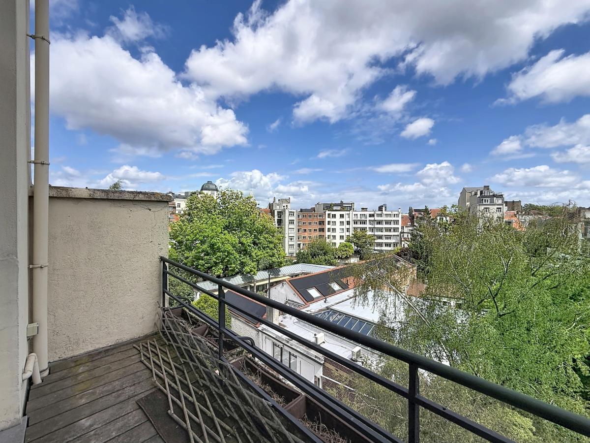 Place Brugmann : Appartement de haut standing 3 ch + bureau