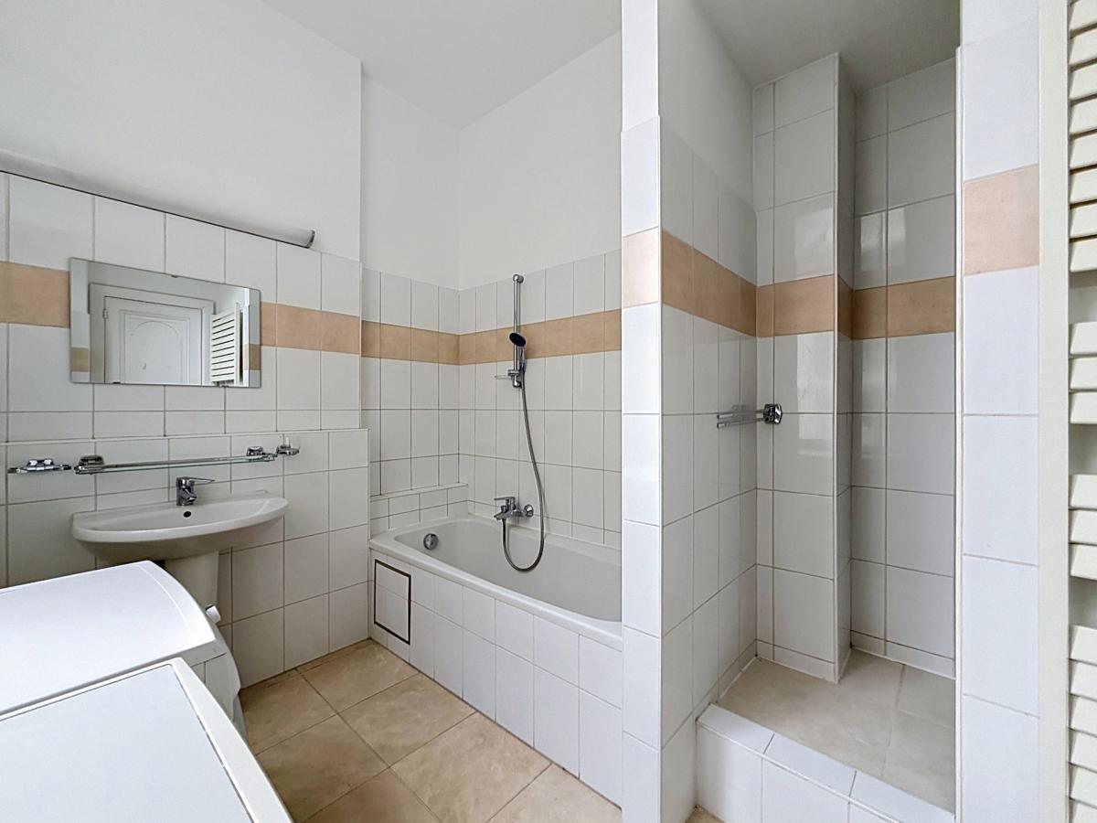 Place Brugmann : Appartement de haut standing 3 ch + bureau