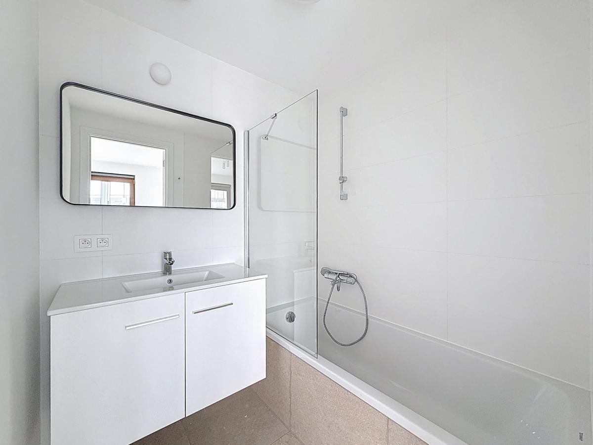 JOURDAN : Bel appartement neuf 3 CH + Terrasse