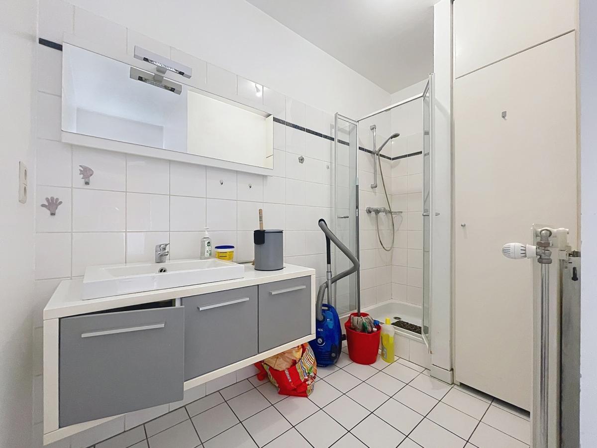 Châtelain : Duplex penthouse avec terrasse et parking