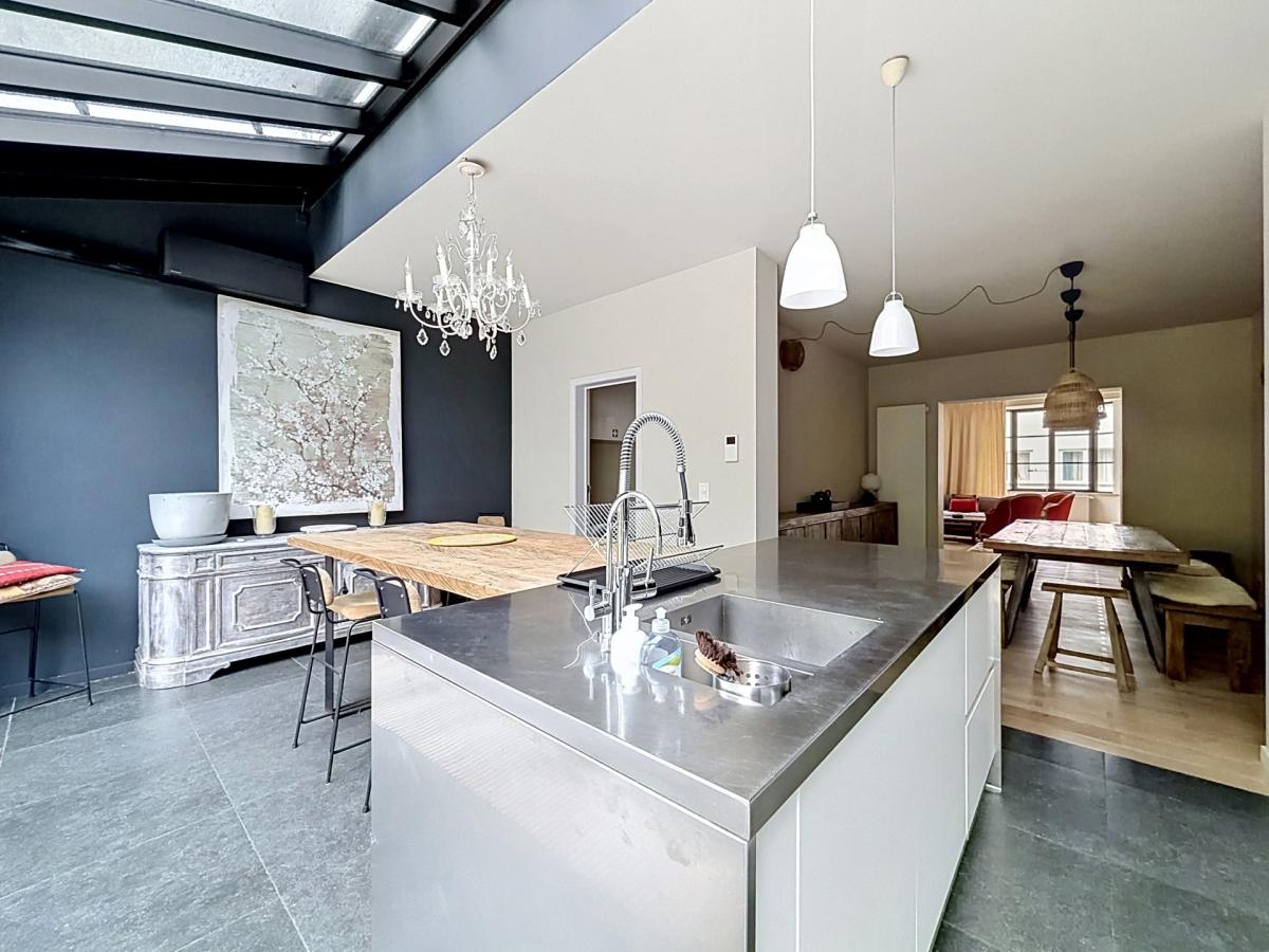 Churchill/Montjoie : Bel appartement meublé avec cour