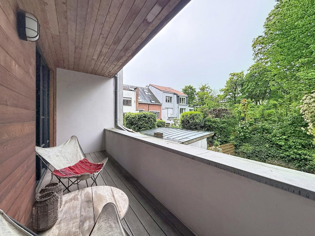 Churchill/Montjoie : Bel appartement meublé avec cour