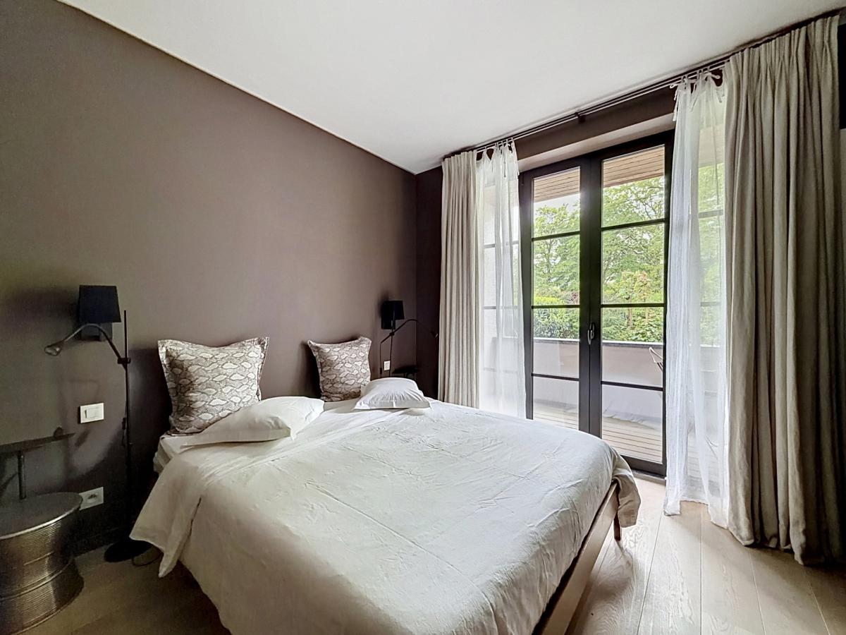 Churchill/Montjoie : Bel appartement meublé avec cour