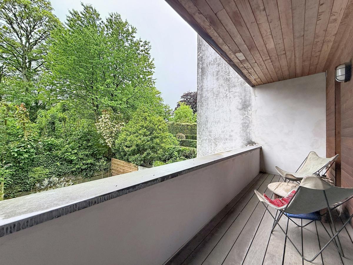 Churchill/Montjoie : Bel appartement meublé avec cour