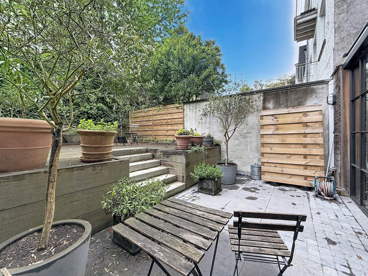 Churchill/Montjoie : Bel appartement meublé avec cour