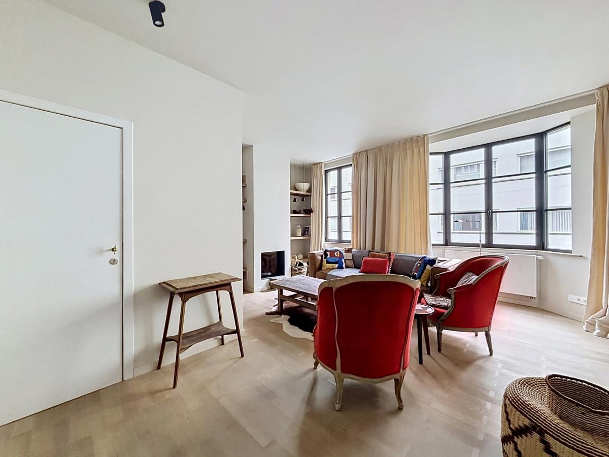 Churchill/Montjoie : Bel appartement meublé avec cour