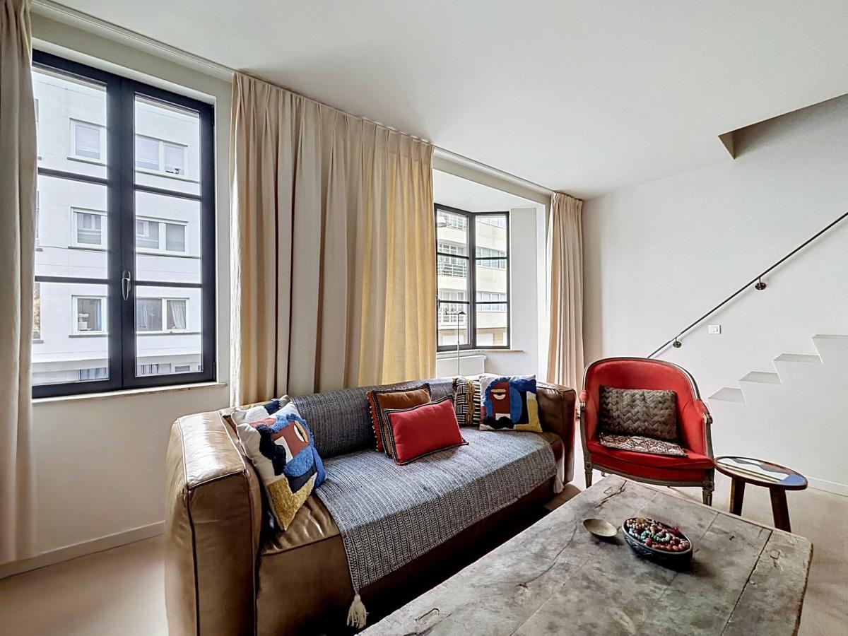 Churchill/Montjoie : Bel appartement meublé avec cour