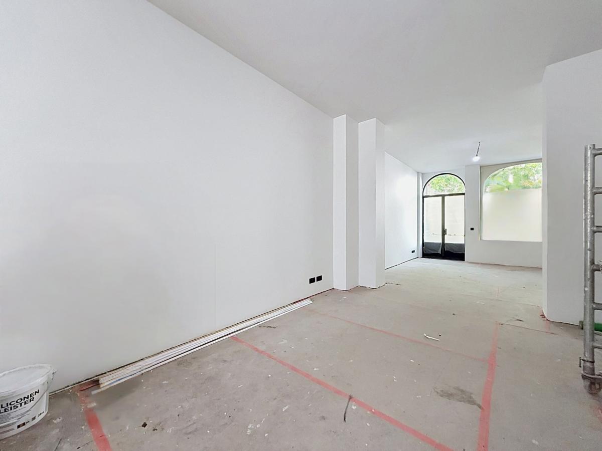 Lepoutre / Pl. Brugmann : Joli commerce casco