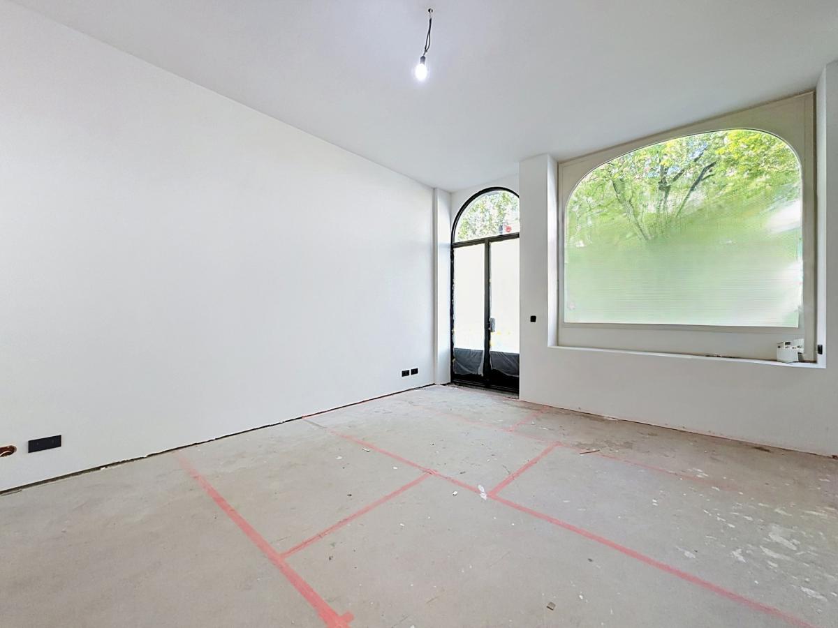 Lepoutre / Pl. Brugmann : Joli commerce casco