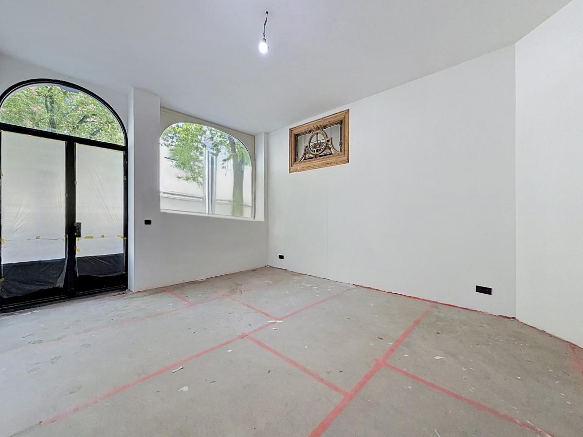 Lepoutre / Pl. Brugmann : Joli commerce casco