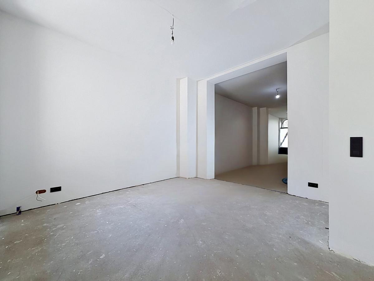 Lepoutre / Pl. Brugmann : Joli commerce casco
