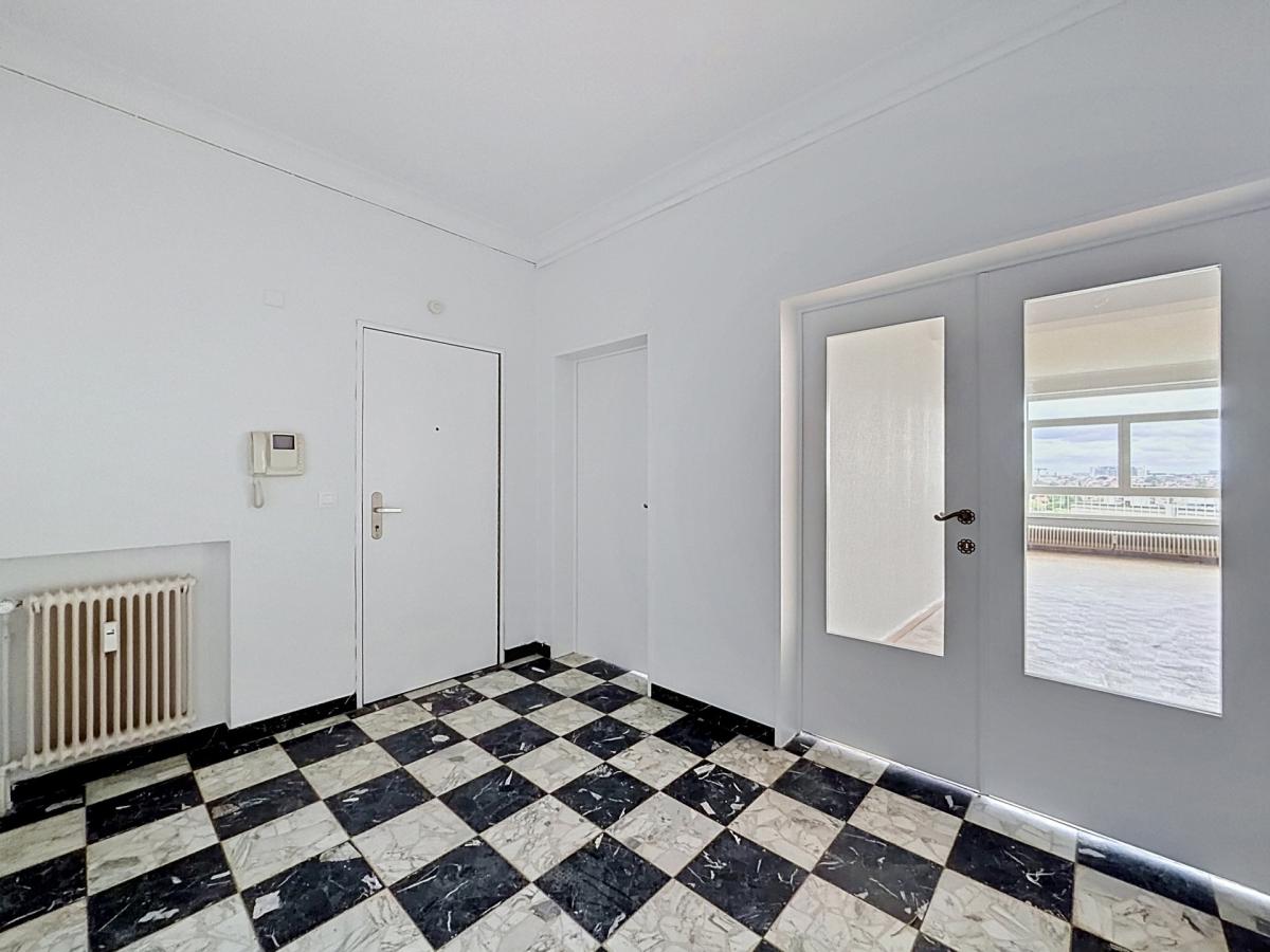 Louise / Jardin du Roi : Bel appartement rénové + jolie vue