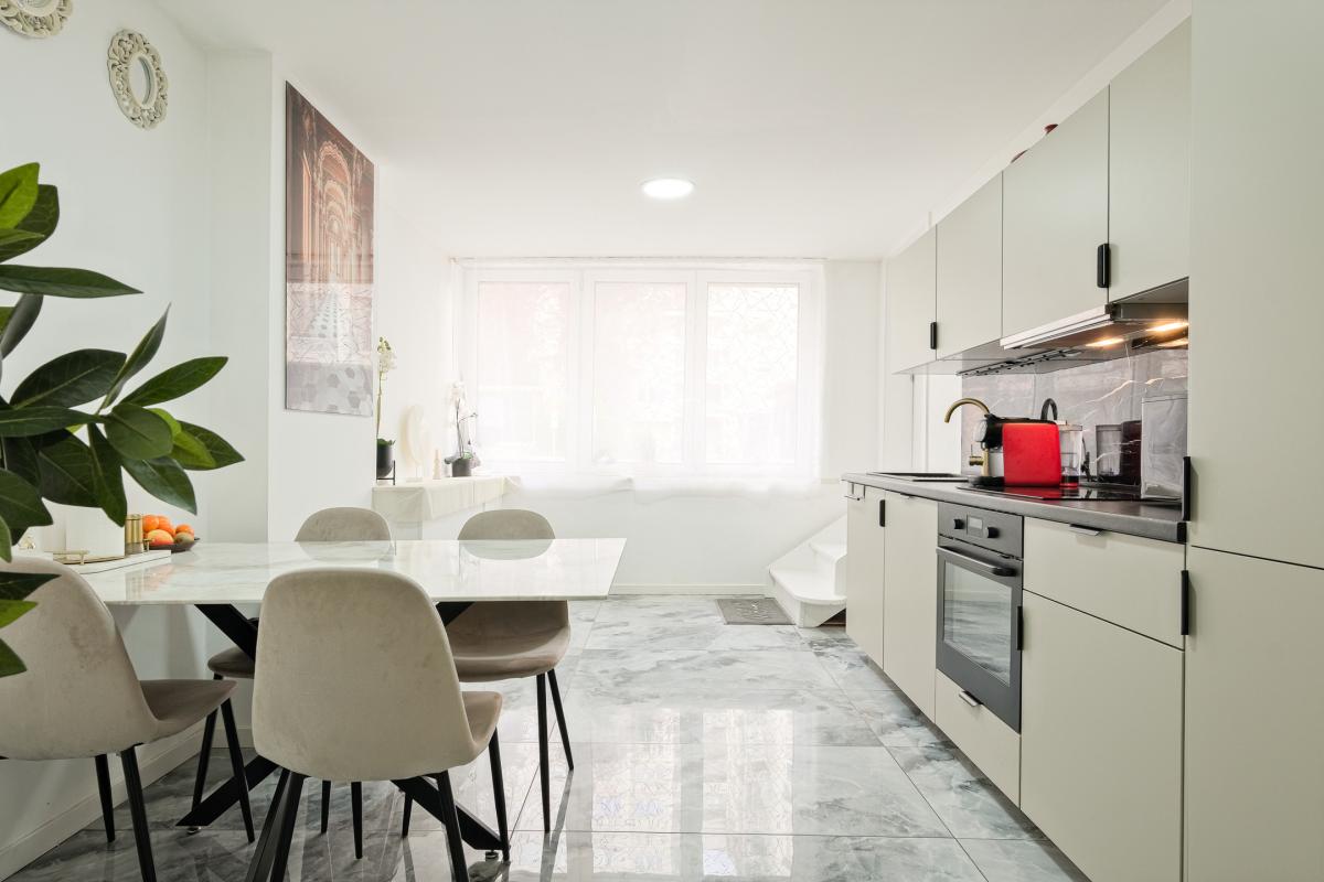 Quartier européen – Cinquantenaire : Bureau de ± 67 m²
