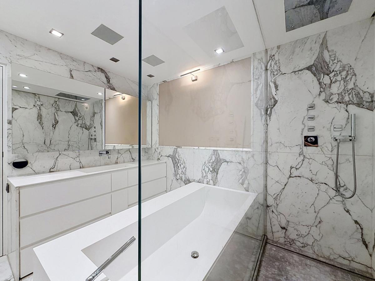 Louise - Jardin Roi : Sublime triplex penthouse + terrasses
