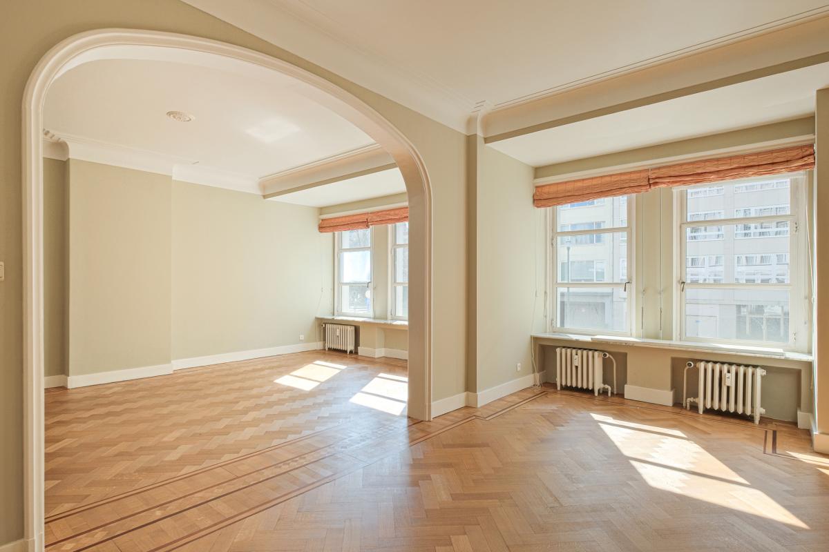 Rond Point Etoile : Superbe appartement 3 chambres 