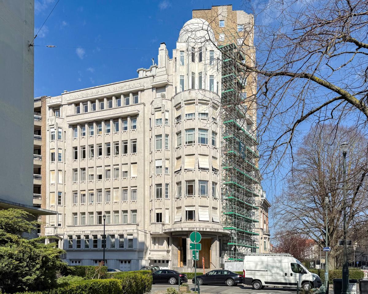 Rond Point Etoile : Superbe appartement 3 chambres 