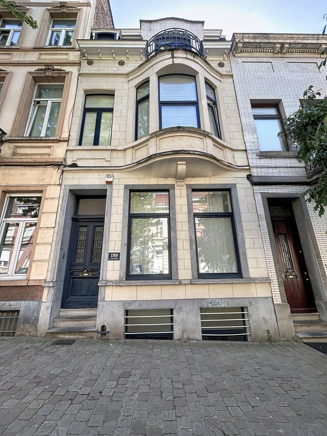 Proche Quartier EU, maison meublée 4 ch avec jardin