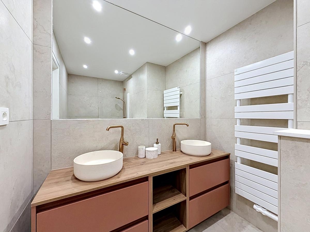 Roosevelt : Bel appartement meublé de 4 chambres + terrasse