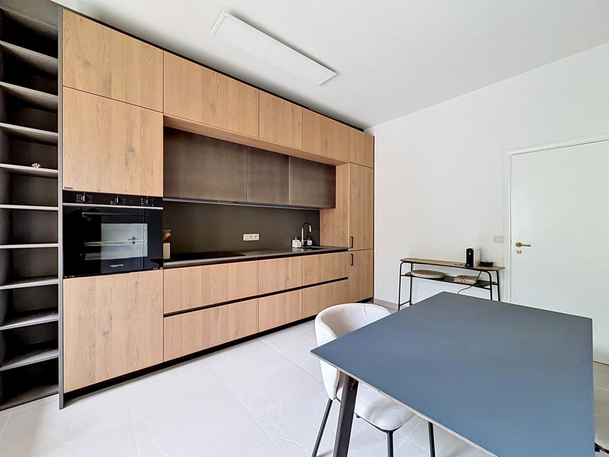 Roosevelt : Bel appartement meublé de 4 chambres + terrasse
