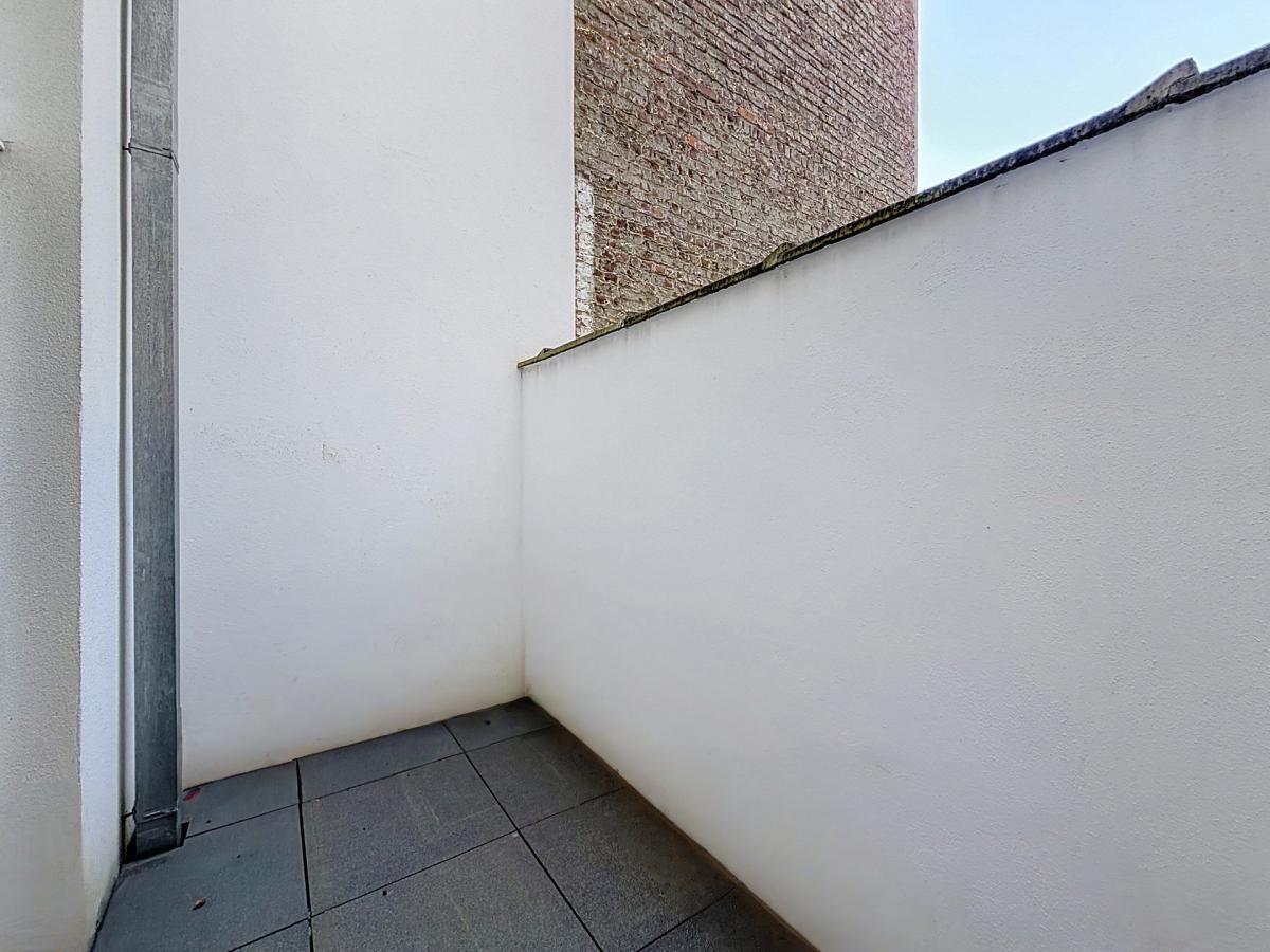 Pl. Brugmann/Lepoutre : Superbe appartement rez-de-chaussée 