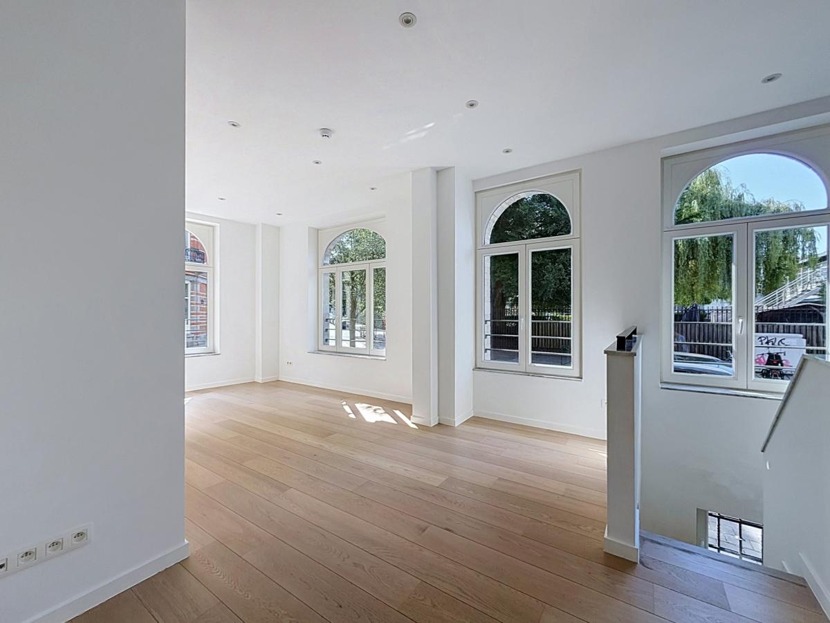 Pl. Brugmann/Lepoutre : Superbe appartement rez-de-chaussée 